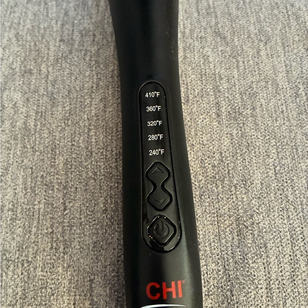 CHI Ceramic Curling Iron - Black and Gold 1” - Picture 5 of 6